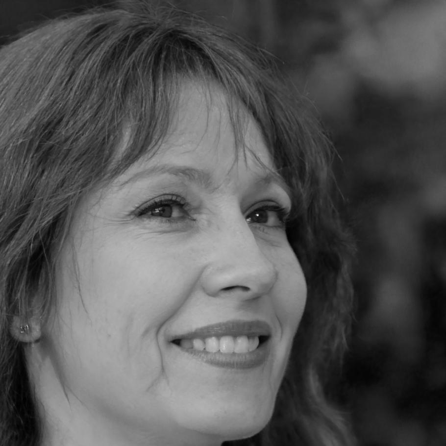 Elena Martínez - Especialista en Planificación Financiera